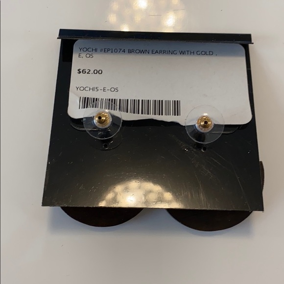 Yochi brown earring with gold top - Picture 2 of 2